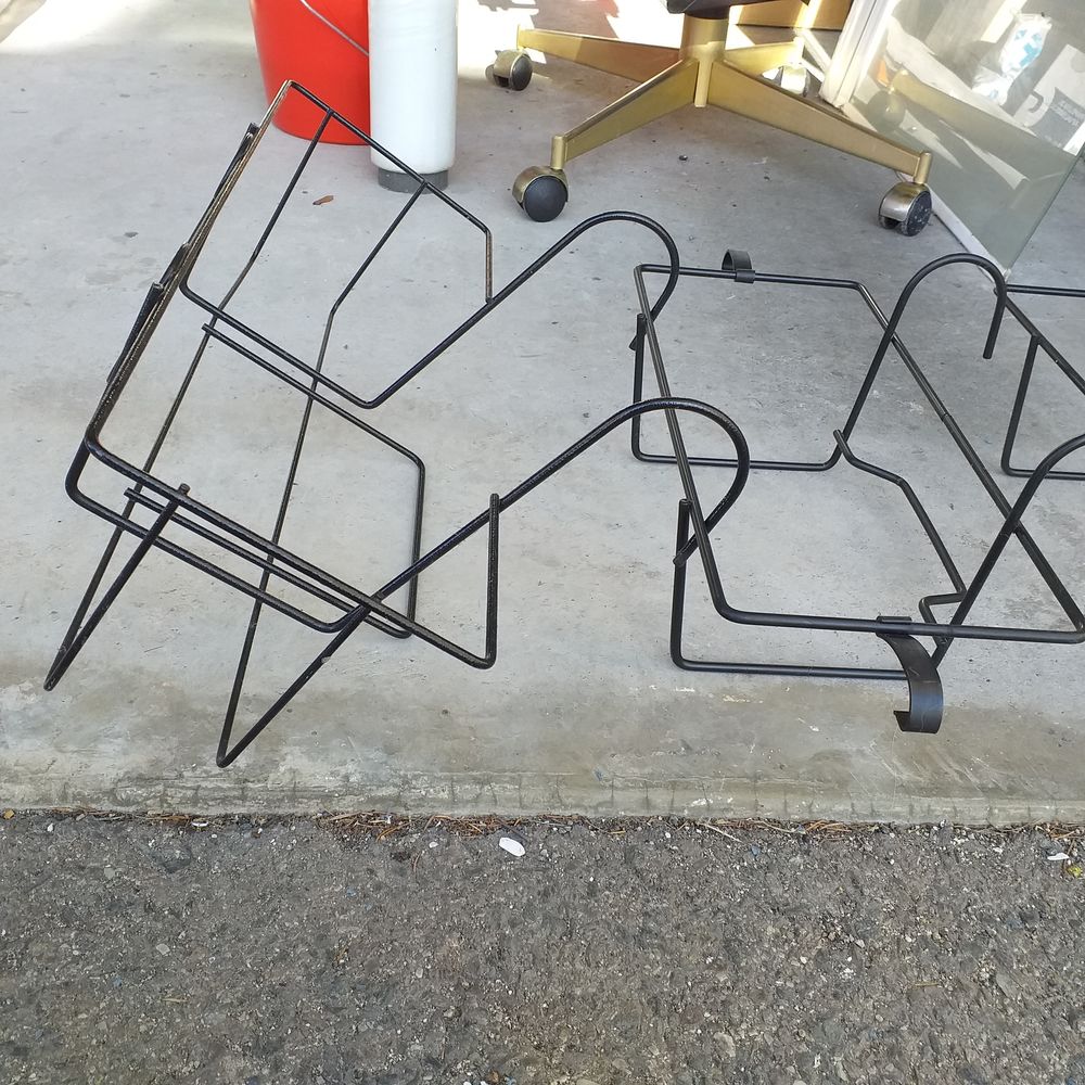 3 Balconni&egrave;res noires en fer forg&eacute; 
Décoration