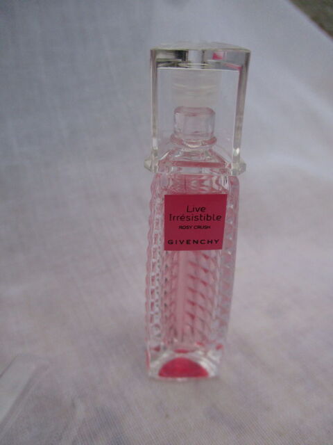 Miniature d'EDP Florale  Live Irrsistible/Rosy Crush  Neuve 18 La Fert-Alais (91)