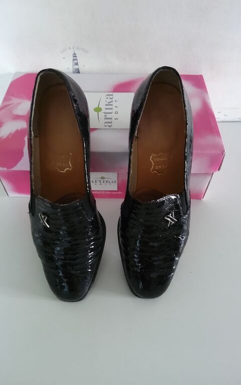 Chaussures tout cuir taille 39 20 Sartrouville (78)