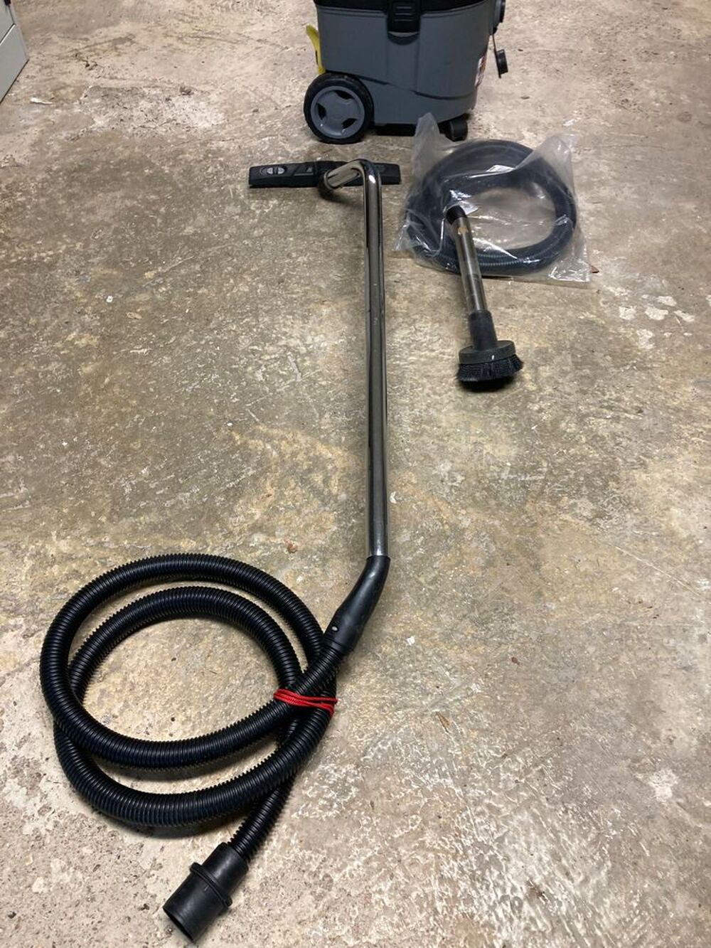 Aspirateur eau et poussi&egrave;re karcher. Bricolage