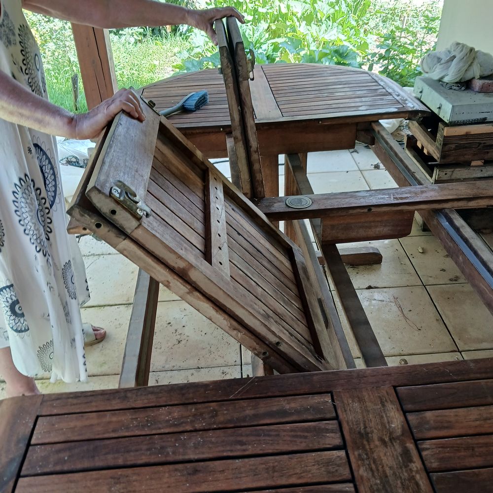 table teck + chaises de jardin Meubles