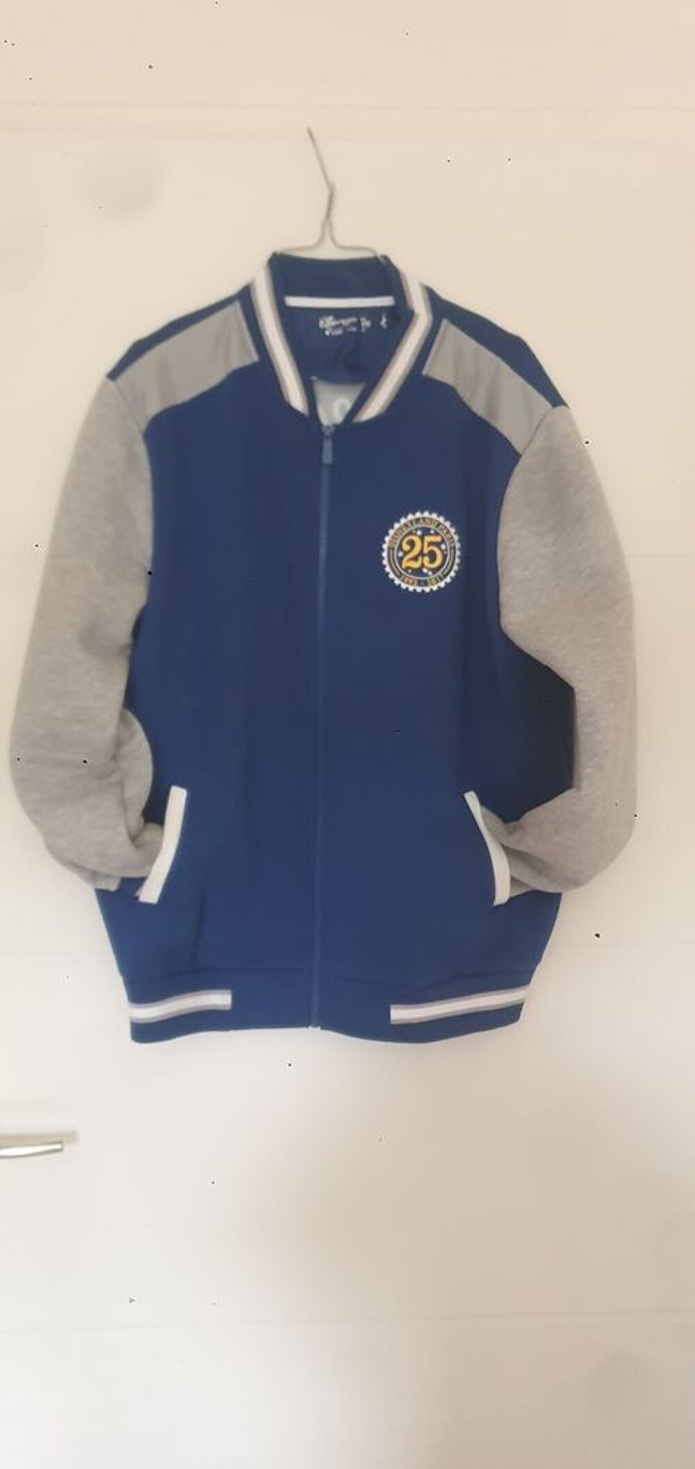 TEDDY DISNEY NEUF Vêtements