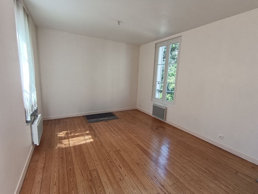 Location Appartement Appartement rdc au coeur de ville, jardinet non clos Dreux