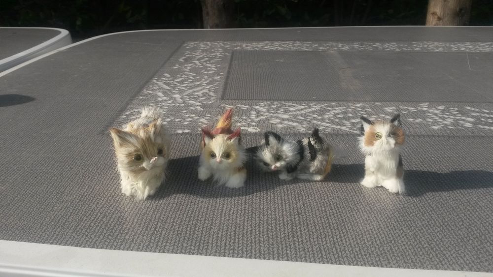 Lot de figurines chiens et chats 