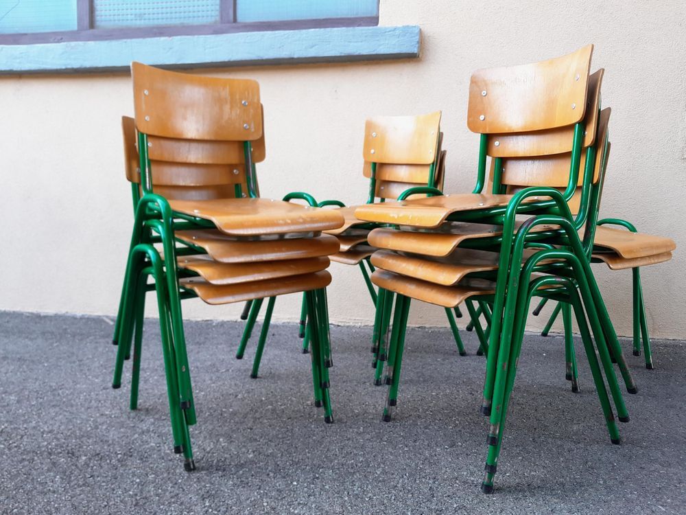 Chaises anciennes de style indus lot ou pi&egrave;ce vintage Meubles