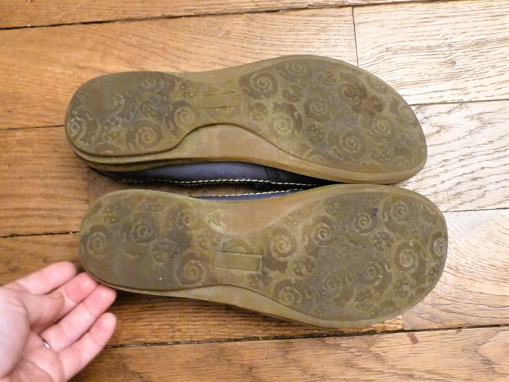 Chaussures Plates en Cuir Bleu avec 4 Elastiques Crois&eacute;s Chaussures