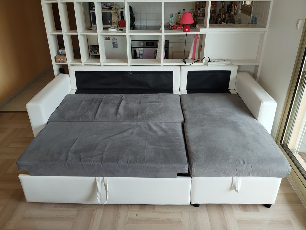 Canap&eacute; d'angle convertible TBE 3 places Meubles
