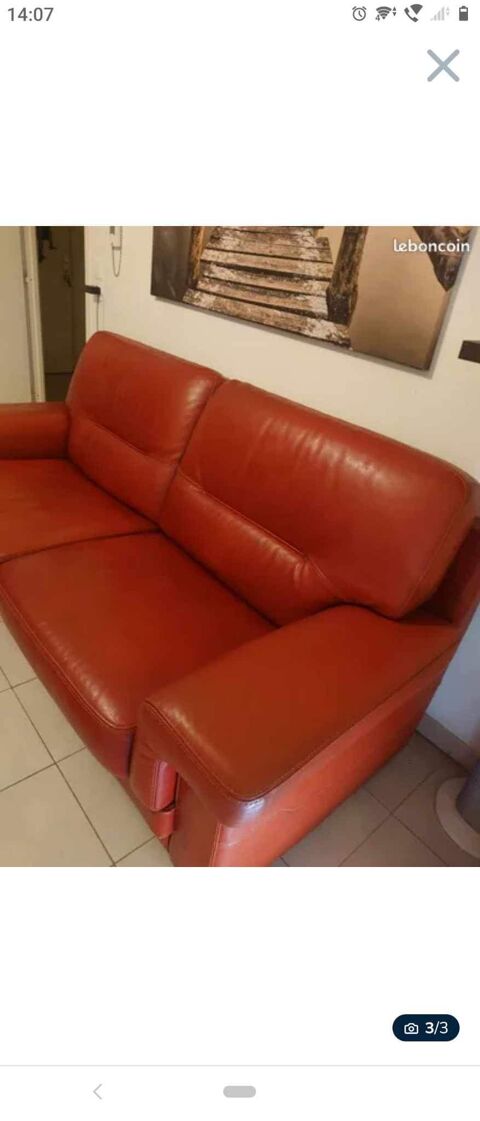 Canap 3 places cuir rouge 200 Roquebrune-sur-Argens (83)