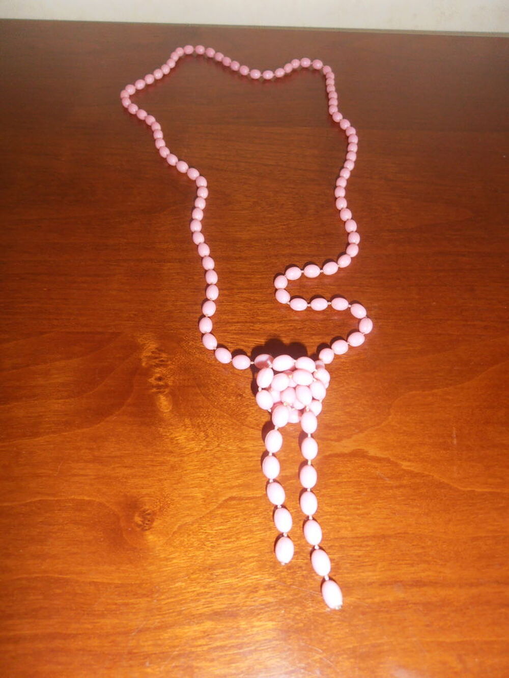 Sautoir perles roses (28B) Bijoux et montres