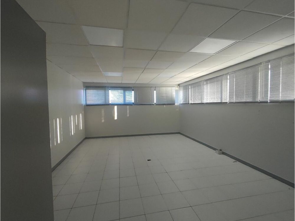 Vente Plateau BÃ¢timent F12 Arçonnay
