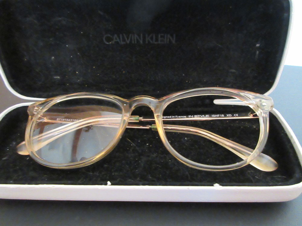 Montures de lunettes + clips solaires + &eacute;tui Bijoux et montres