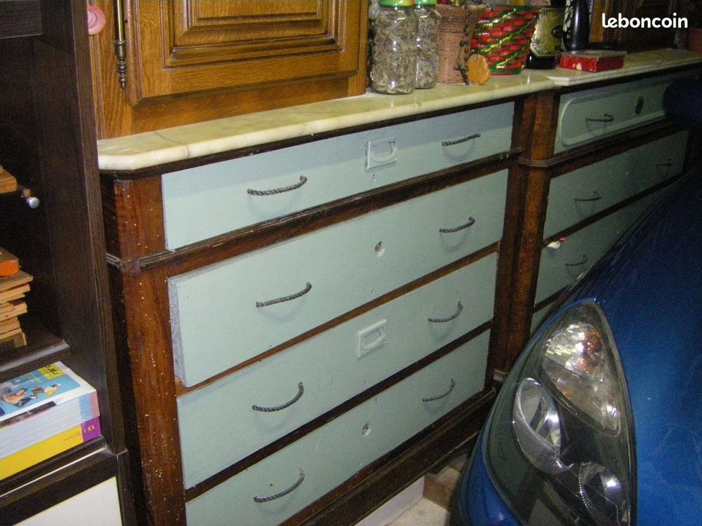 DEUX COMMODES ANCIENNES Meubles
