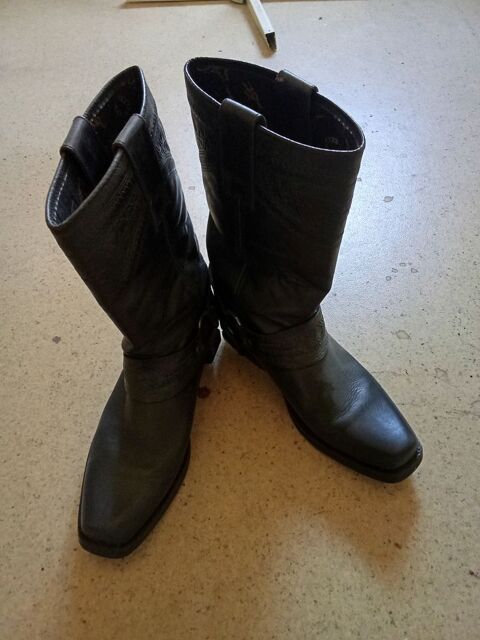 Botte cuir noire mixte , taille 42 , très bon état 35 Montauban (82)