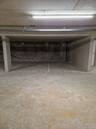  Parking / Garage à louer 14 m² Saint-genis-pouilly
