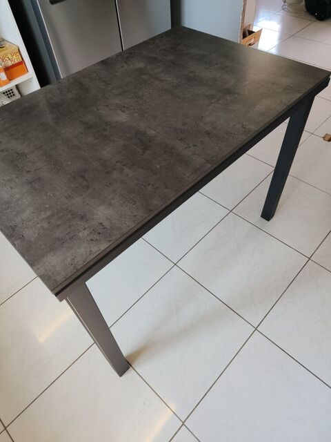 Table cuisine et chaises bois pied métal 110cm 500 Montigny-sur-Avre (28)