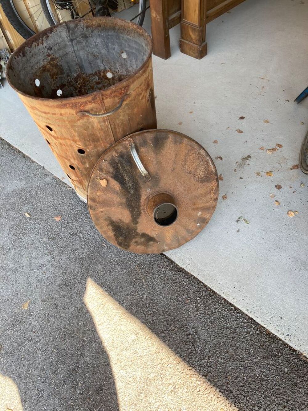 Un incin&eacute;rateur de jardin pour feuilles Jardin