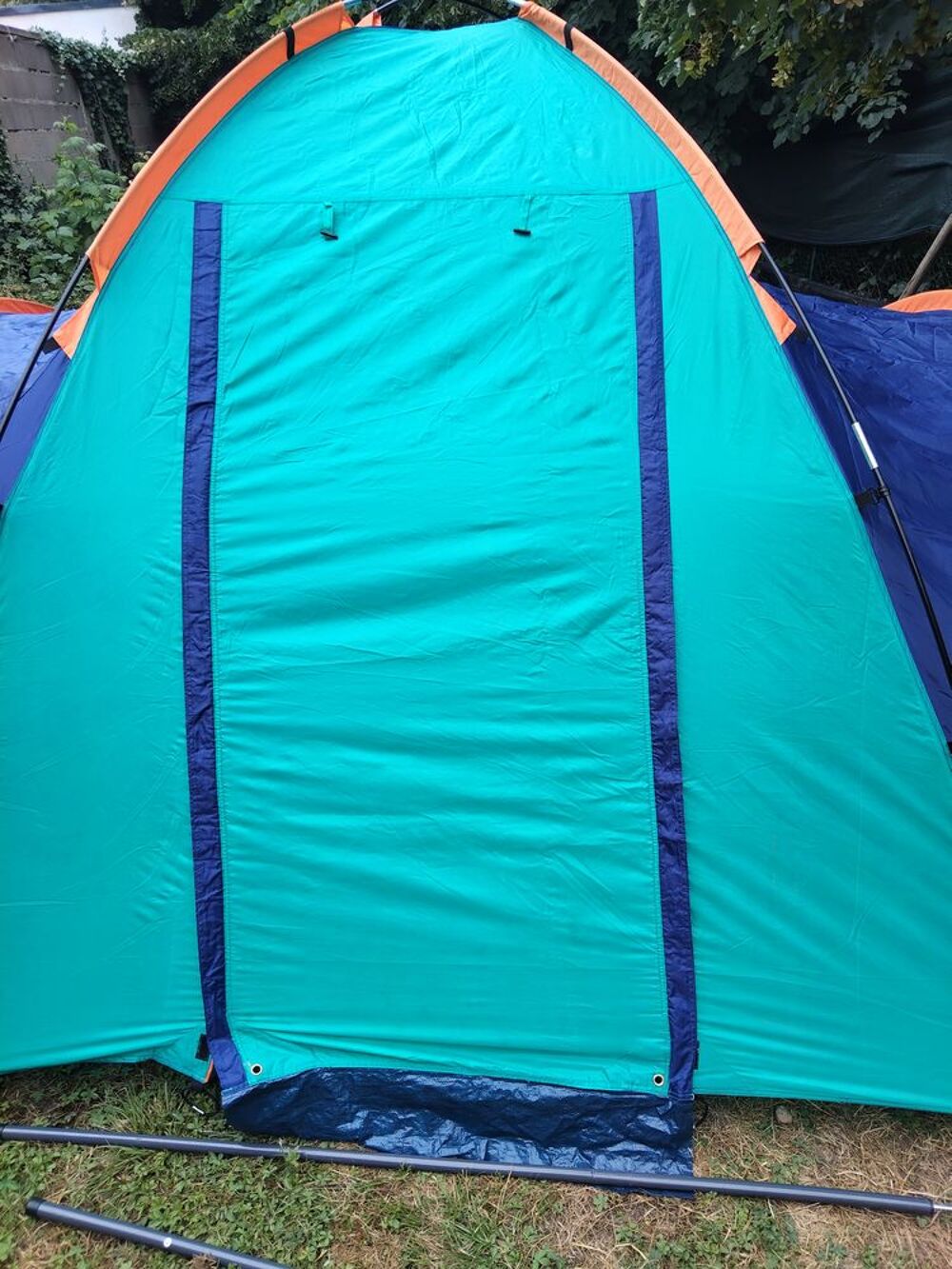 une tente de camping Jardin