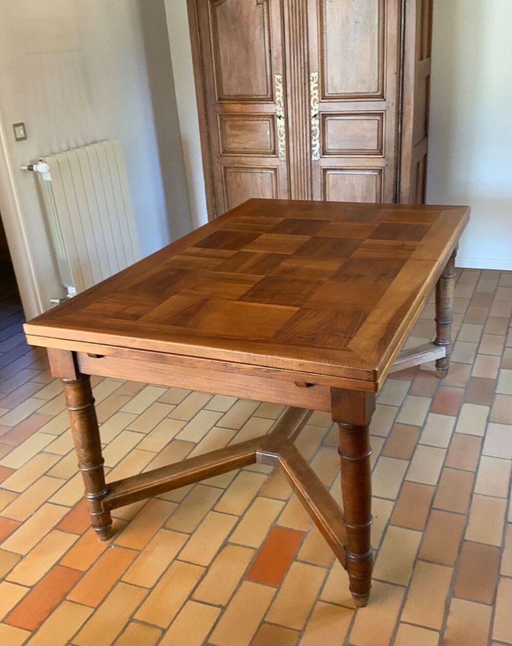 Belle table repas plateau marqueterie Meubles
