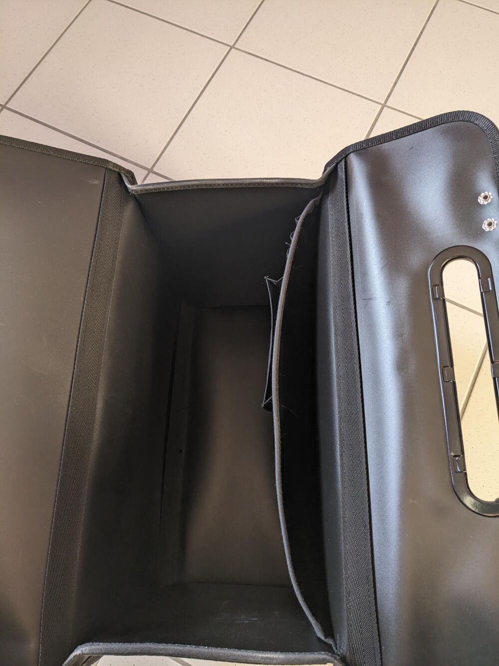Mallette porte-documents rigide sans roulettes Maroquinerie