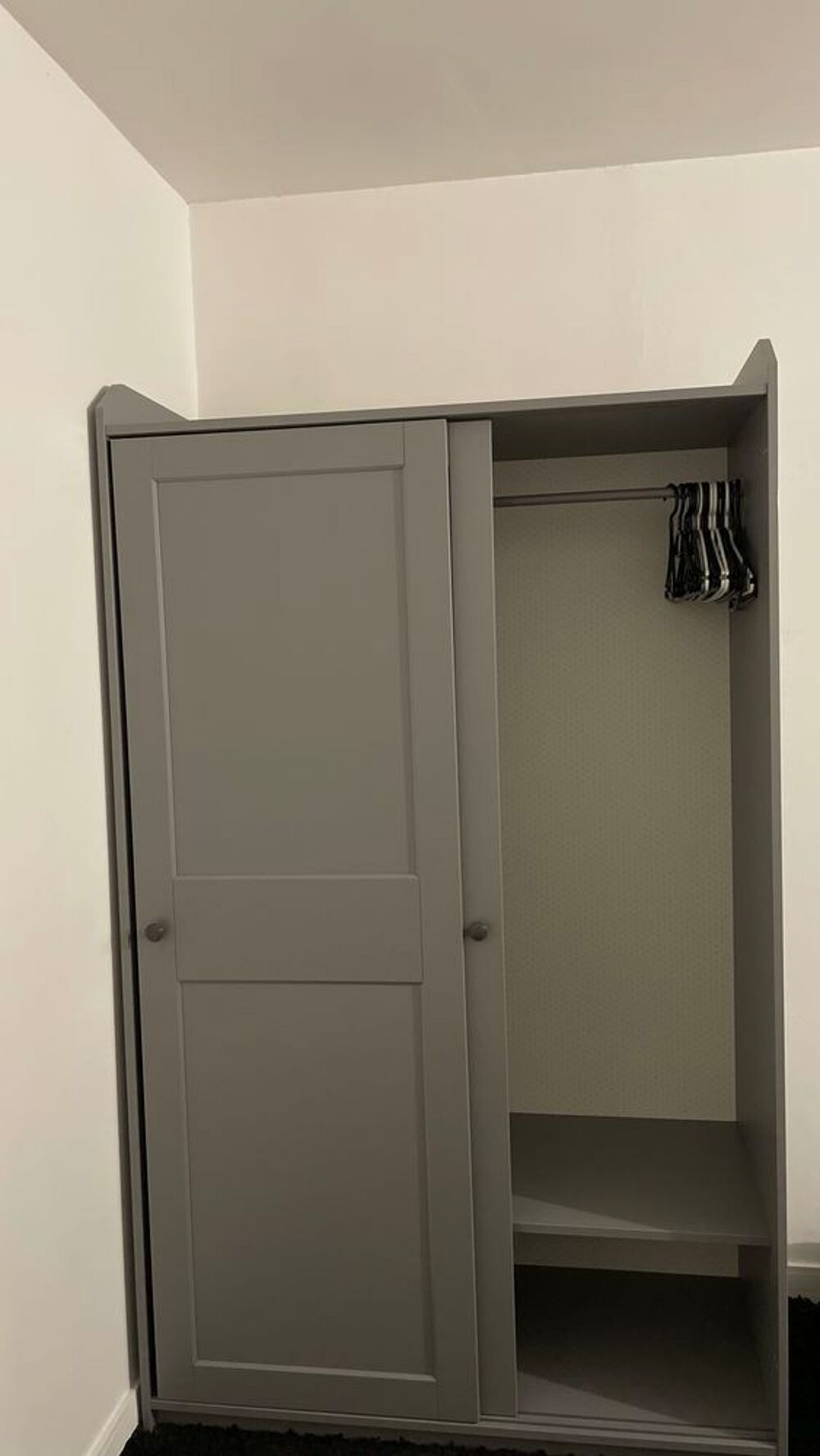 Armoire 2 portes coulissantes Meubles