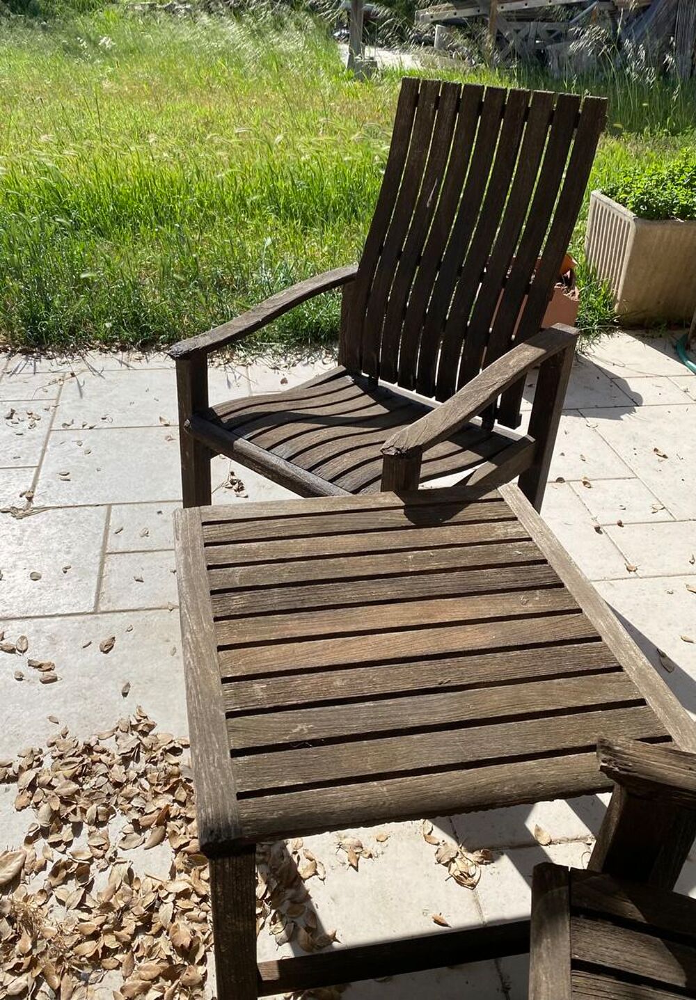 Salon jardin TECK , table/ 2 fauteuils/ coffre/ desserte Jardin