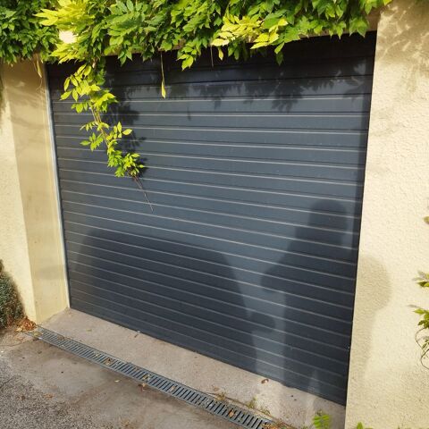 Porte de garage basculante motorises 300 Dampierre-sur-Salon (70)