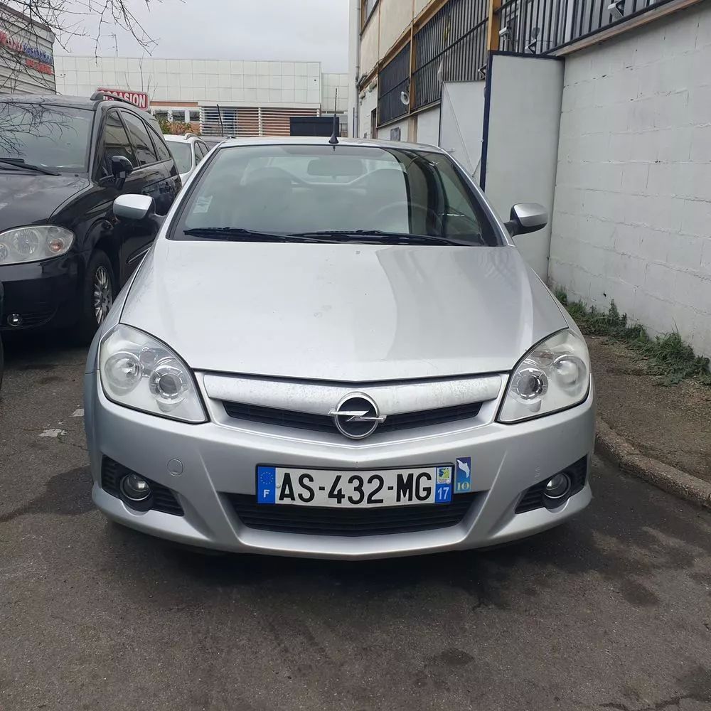 Tigra cab 1.4 - 90 Twinport Enjoy 2004 occasion 94700 Maisons-Alfort