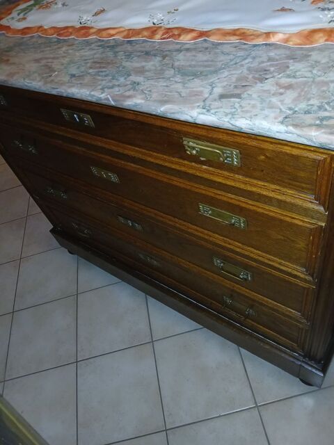 Commode ancienne,
0 Hagondange (57)