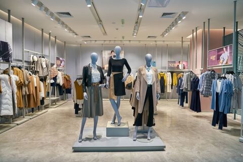 MAGASIN DE PRET-À-PORTER A VENDRE SECTEUR ALES 168000 30100 Ales