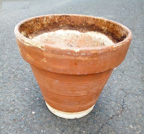pot de fleur en argile hauteur 27 cm Beauchamp (95)