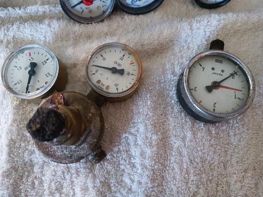  LOT MANOMETRE / D&Eacute;TENDEUR CHAUFFAGE Bricolage
