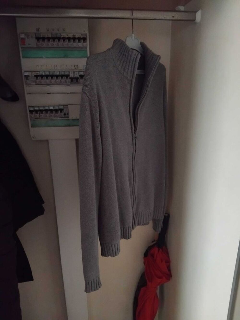 gilet Tex L gris &agrave; fermeture &eacute;clair&eacute;. Vêtements