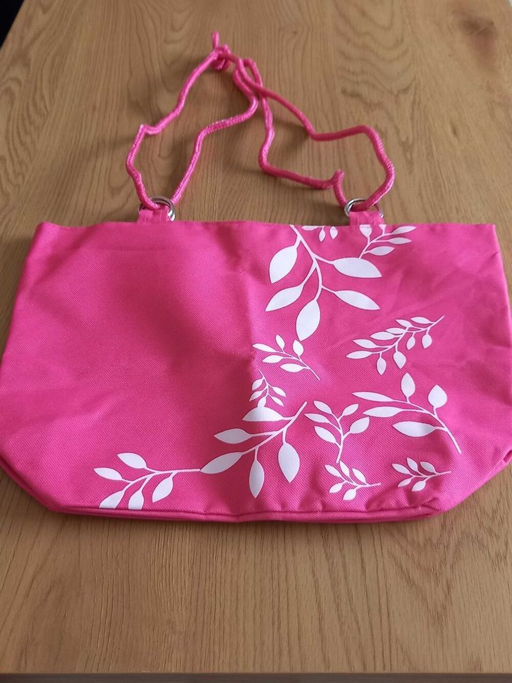 Sac caba, neuf, Yves Rocher , rose feuillage blanc. Maroquinerie
