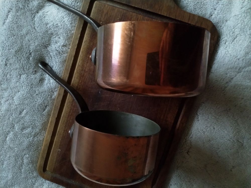 2 petites casseroles anciennes Décoration