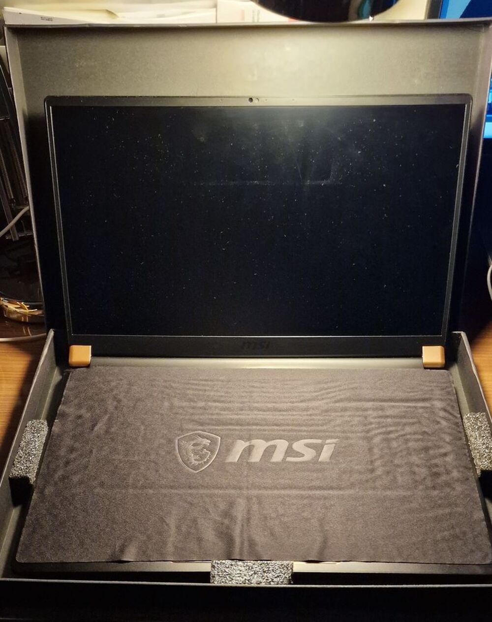 PC Portable MSI GS75 Stealth 10SF-489 fr - Performances Haut Matériel informatique