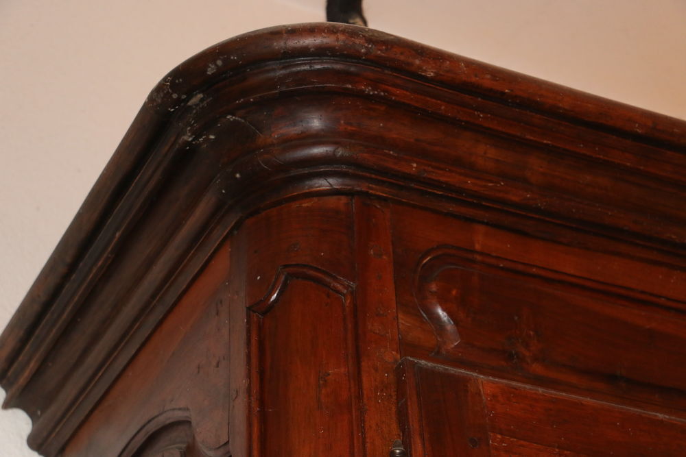 Tr&egrave;s belle armoire Louis XV Meubles