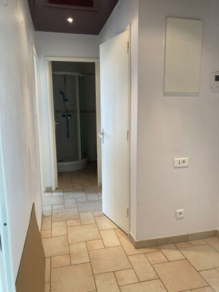  Appartement à louer 2 pièces 45 m² Metz