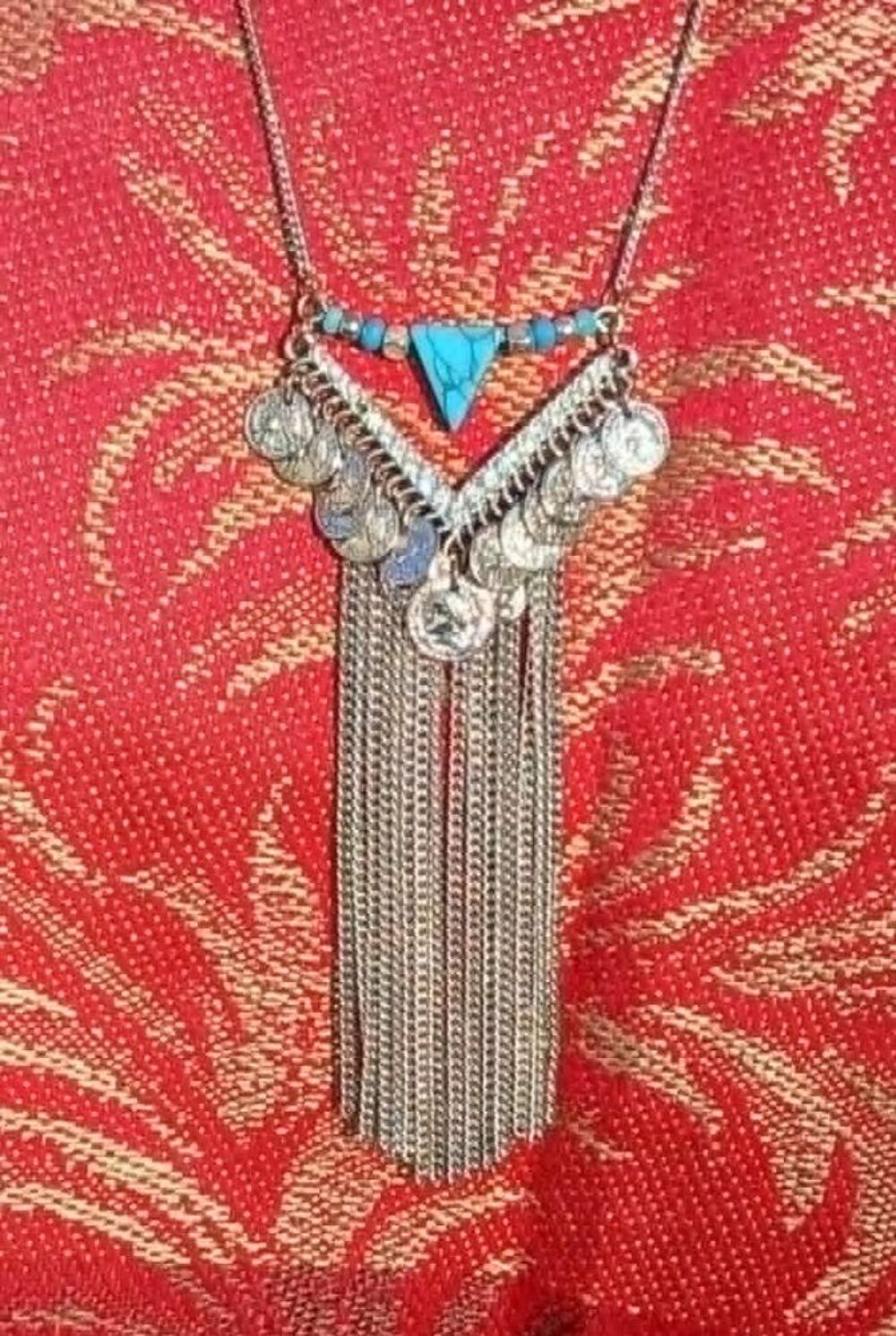 Collier Sautoir Fantaisie avec Grand Pendentif Haut 10,5 cm Bijoux et montres