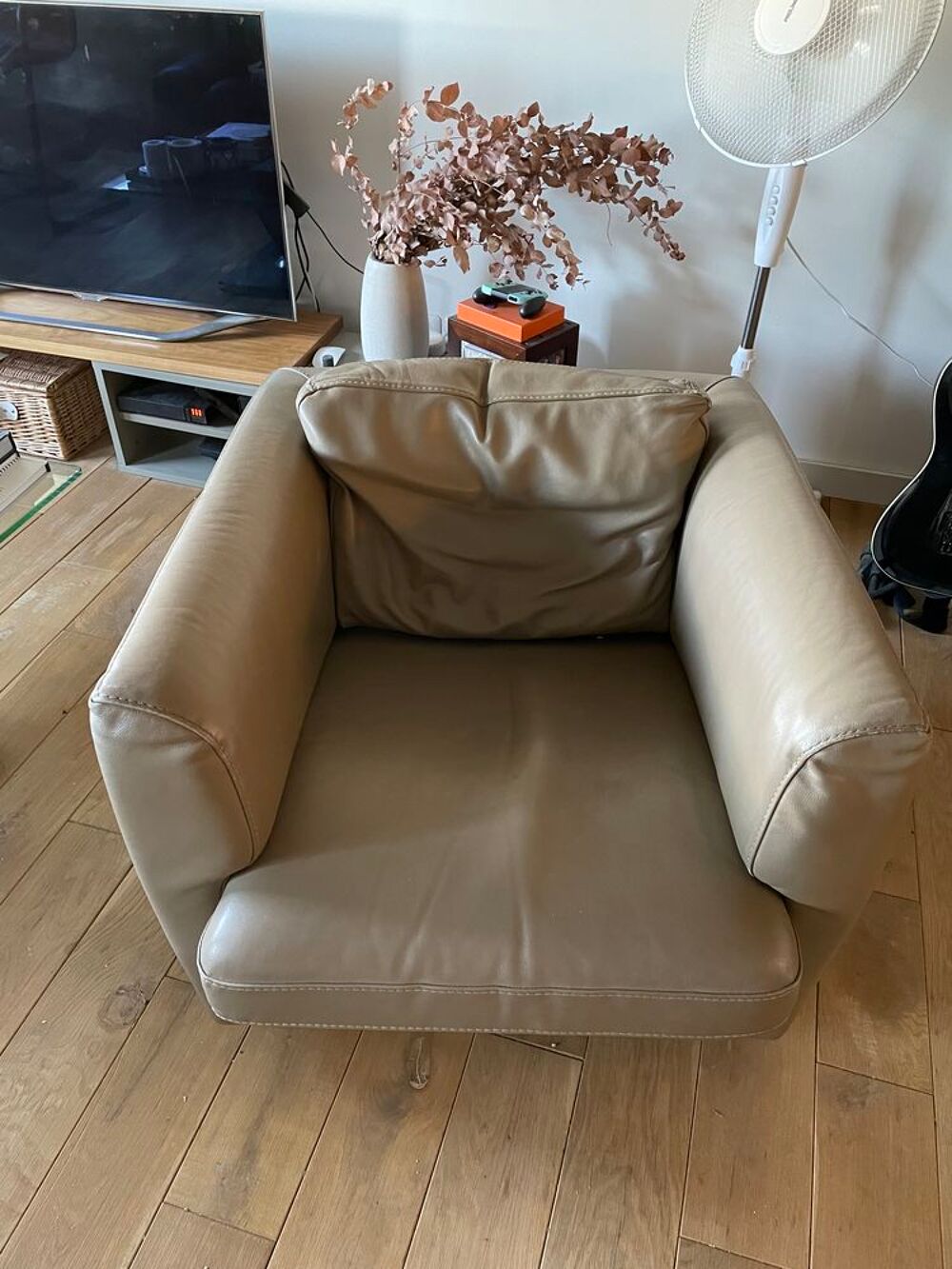 Fauteuil en cuir beige Rochebobois Meubles