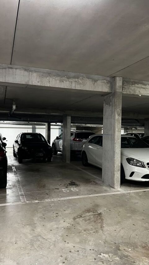  Parking / Garage � louer 12 m�
