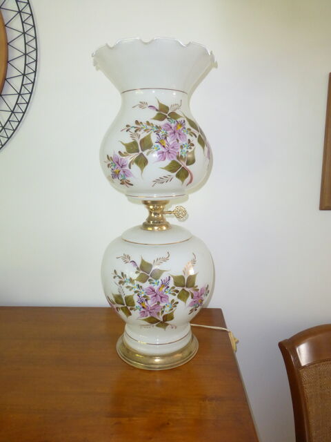 LAMPE A POSER 32 Montbartier (82)