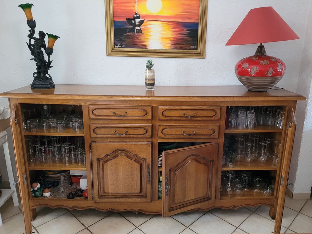 Grand buffet en ch&ecirc;ne massif Meubles