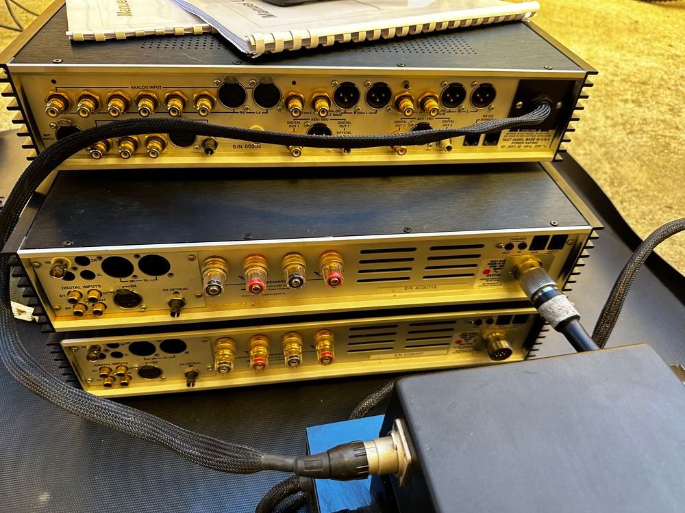 Ensemble TACT RCS 2200 et 2 amplificateurs 2150
Audio et hifi