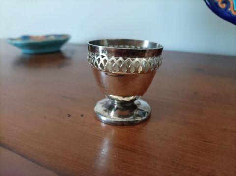 Coquetier en m�tal argent� 15 Saint-Saturnin (63)