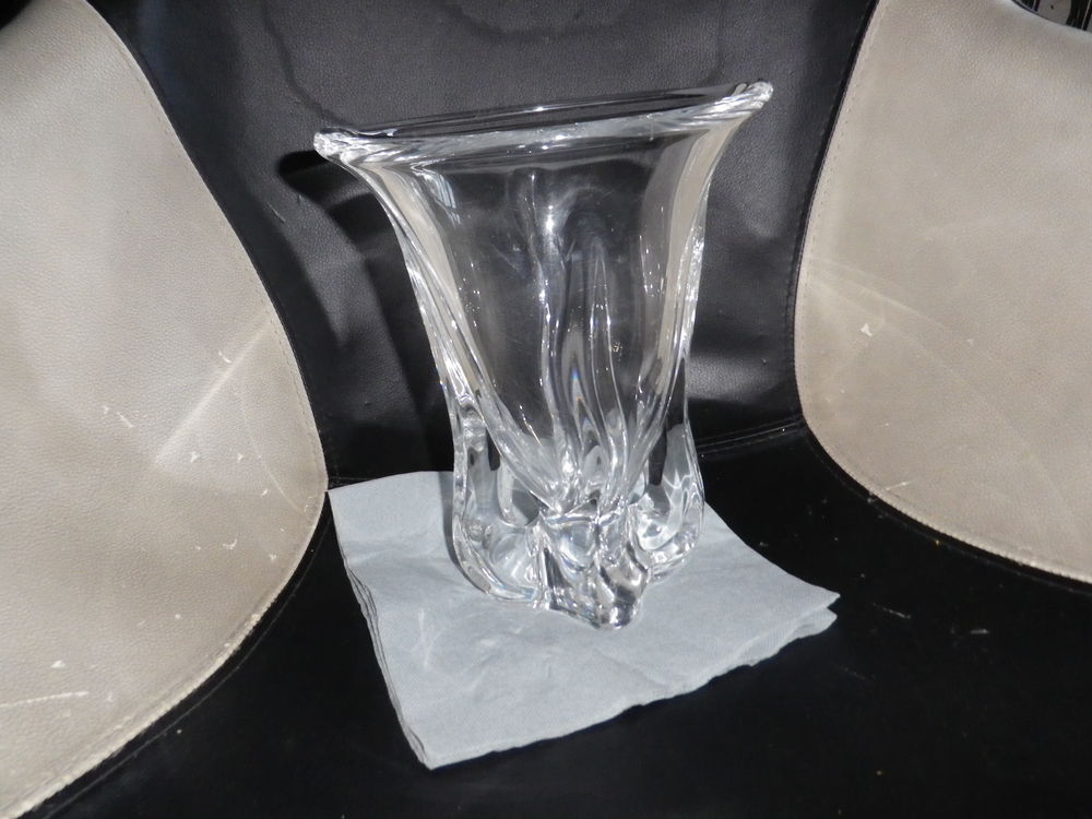 Vase vintage en cristal fran&ccedil;ais filigrane Art Vannes France Décoration