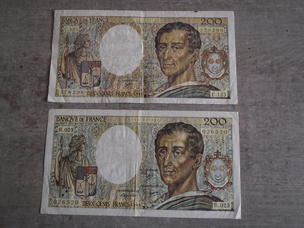 Billets de 200 francs.Un de 1984 et l'autre de 1992. 