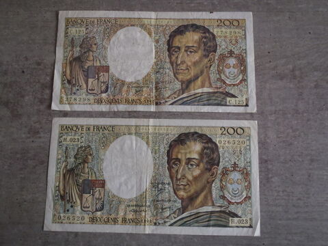 Billets de 200 francs.Un de 1984 et l'autre de 1992. 20 Romilly-sur-Seine (10)