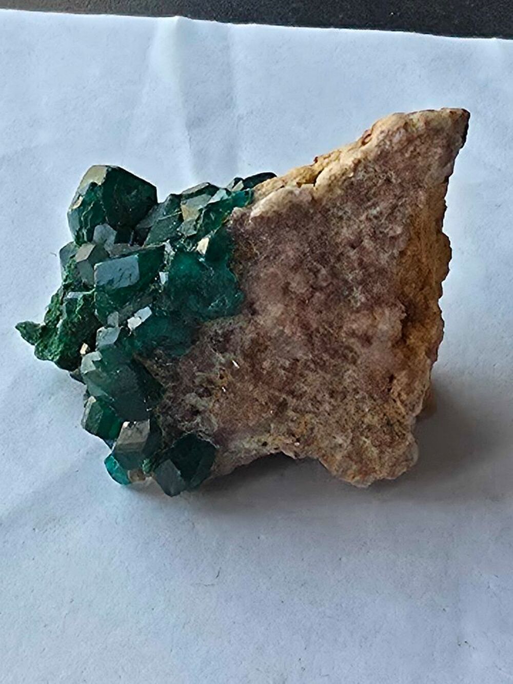 Dioptase sur Gangue du Katanga RDC-Sp&eacute;cimen de Collection 39g 