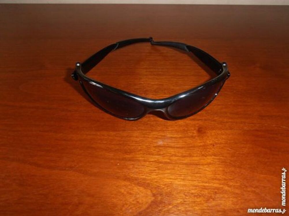 Lunettes solaires sportives (27) Bijoux et montres