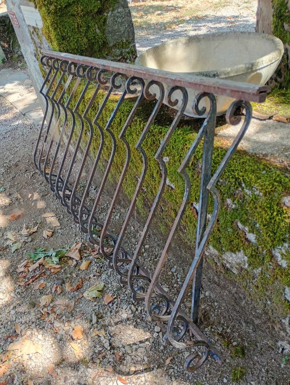 12 m&egrave;tres de grilles fer forg&eacute; Jardin